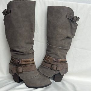 Tall Boots with chunky heel - Size 7.5